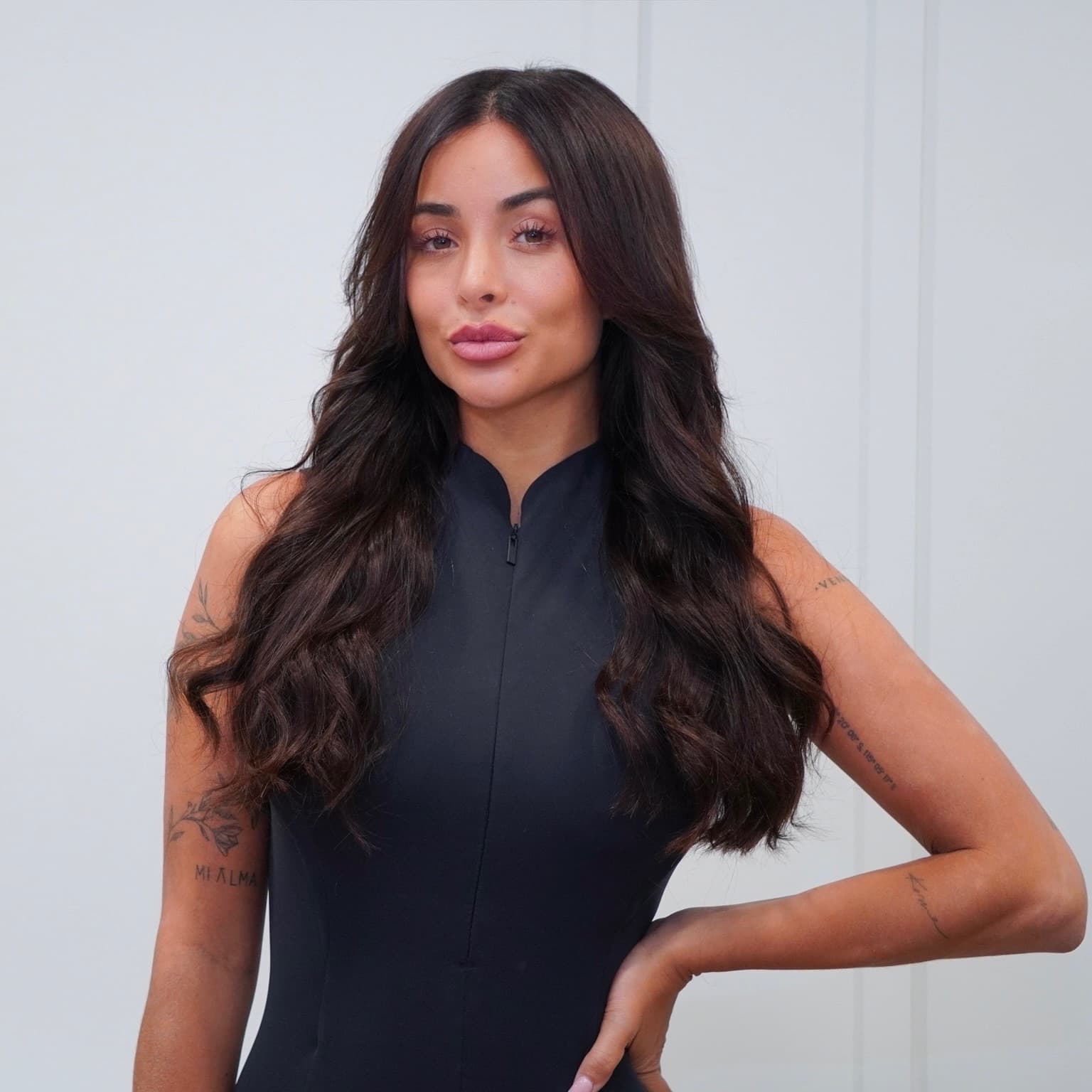 Après pose extensions à clips — cheveux longs ondulés