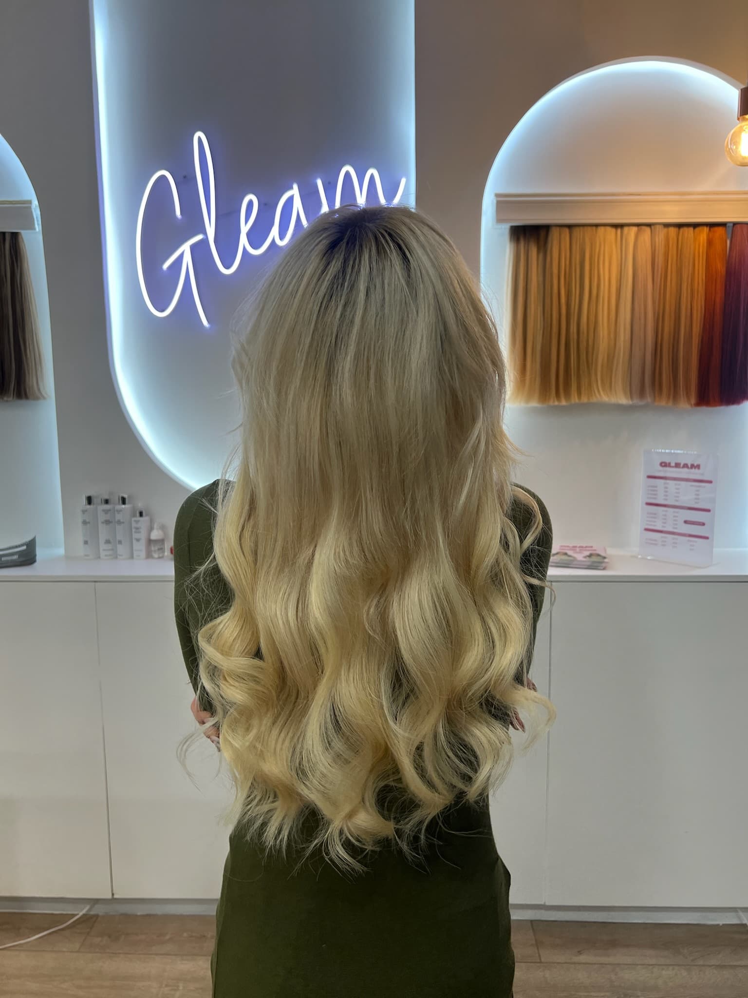 Après pose kératine — cheveux longs ondulés